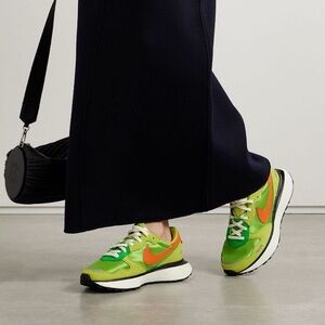 Nike athletic sneakers, US 5 - brand new